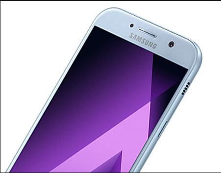 गैलेक्सी A5 (2017) के स्पेसिफिकेशन की बात करें तो इस फोन में 5.2 इंच की स्क्रीन ही गई है जिसकी रिजॉल्यूशन 1080पिक्सल है. 1.9GHz ऑक्टाकोर प्रोसेसर वाले इस स्मार्टफोन में 3 जीबी रैम दी गई है. इसकी इंटरनल मैमोरी 32 जीबी है जिसे बढ़ाया जा सकेगा.