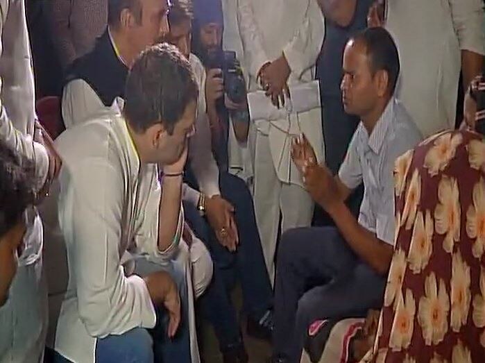 Gorakhpur Tragedy Congress Vice President Rahul Gandhi Meets Families Of Children Who Died At Brd Medical College गोरखपुर ट्रेजडी: राहुल ने की मृतक बच्चों के परिजनों से मुलाकात, BRD अस्पताल भी जाएंगे