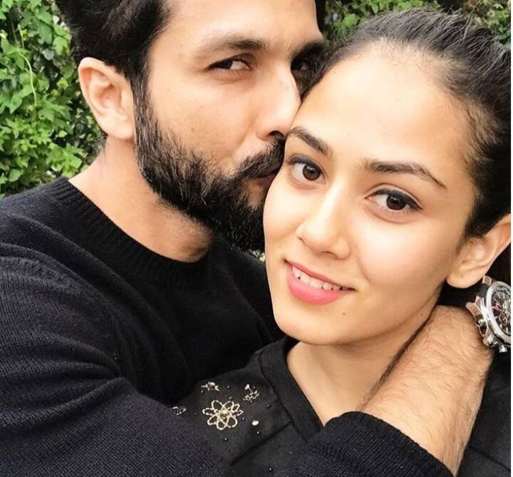 शाहिद की हालिया इंस्टाग्राम पोस्ट की बात करें तो, शाहिद ने अपनी और मीरा के साथ क्लिक की हुई एक तस्वीर को इंस्टाग्राम पर शेयर किया है. इस तस्वीर में शाहिद, मीरा के राइट चिक पर किस करते हुए नजर आ रहे हैं.