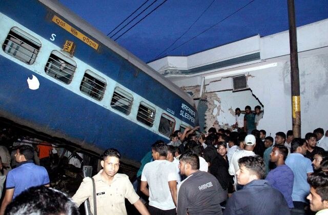 Utkal Express Derailment Asst Engineer And Senior Divisional Engineer Suspended मुजफ्फरनगर ट्रेन हादसा: 4 अधिकारी सस्पेंड, 3 छुट्टी पर भेजे गए, 1 का तबादला