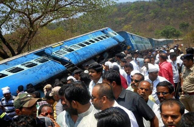 4 मई 2014 को दिवा सावंतवादी पैसेंजर ट्रेन पटरी से उतर गई थी. हादसे में 20 लोगों की मौत हो गई थी और 100 से ज्यादा लोग घायल हो गए थे.