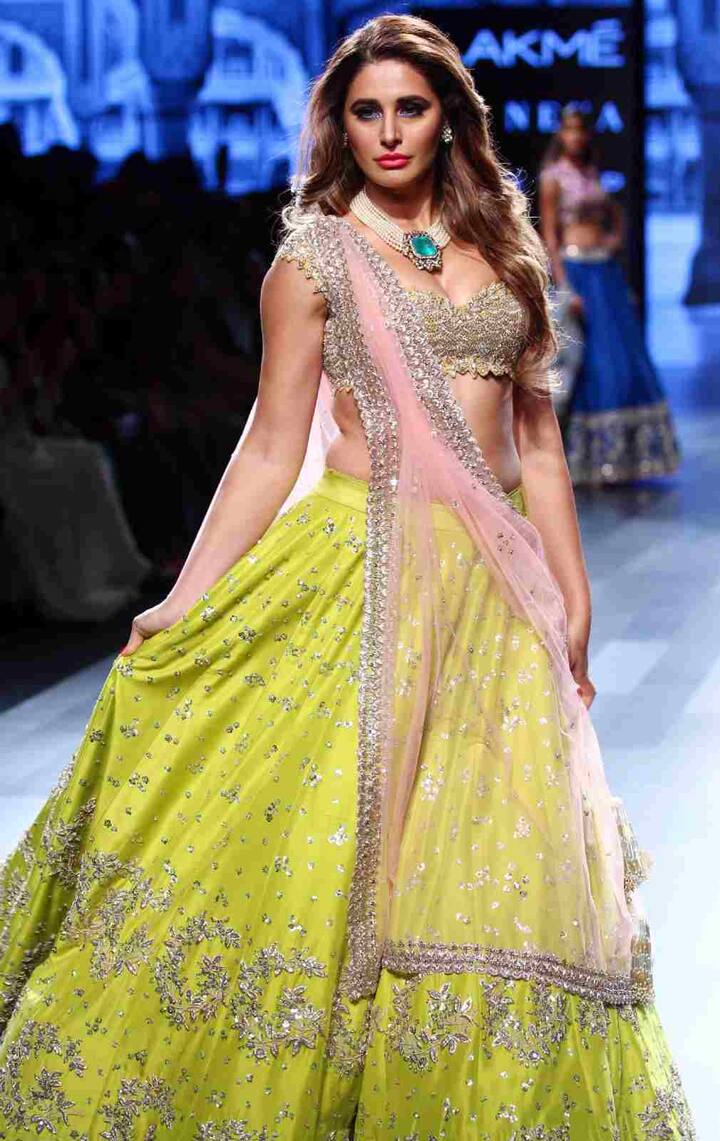 बता दें नरगिस के इस आगाज की हर जगह चर्चा हो रही हैं. 