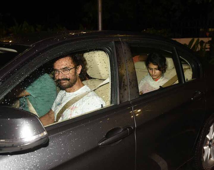 जुनैद खुद कार ड्राइव कर रहे थे जिसमें आगे की सीट पर आमिर खान और पीछे किरन राव और फातिमा बैठे दिखे.