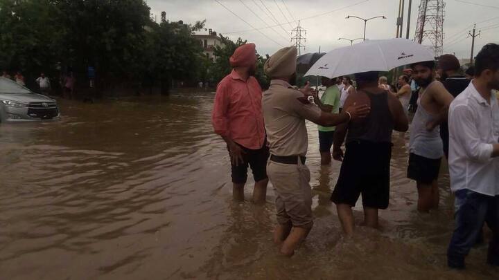 इन शहरों के लोगों को इसकी वजह से भारी ट्रैफिक जाम समेत तमाम तरह की मुश्किलों से होकर गुज़रना पड़ा.