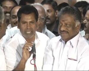 AIADMK के दो गुटों का विलय, एनडीए के खाते में आ सकता है एक और 'राज्य