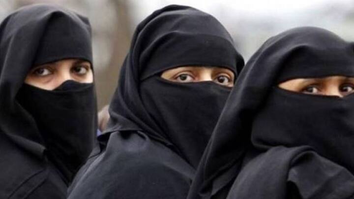  सुप्रीम कोर्ट की संविधान पीठ ने मुस्लिम समाज से जुड़े तीन तलाक के बेहद अहम मसले पर 18 मई को सुनवाई पूरी की थी. पांच जजों की बेंच ने तलाक-ए-बिद्दत यानी तीन तलाक के पक्ष और विपक्ष में 6 दिन तक दलीलें सुनीं थी. इस दौरान सुप्रीम कोर्ट ने मुख्य रूप से दो बातों पर विचार किया था.