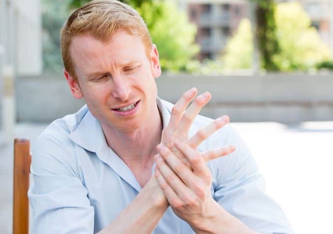 More Rheumatoid Arthritis Cases Among Youth In Recent Years सावधान! युवाओं में बढ़ रही है आर्थराइटिस की समस्या, ना खाएं ये फूड