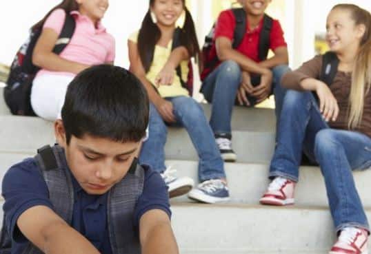 Children Avoid Eye Contact When Anxious जब बच्चे होते हैं स्ट्रेस में, तो जरूर करते हैं ये एक काम!