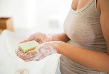 गर्भावस्था में साबुन का इस्तेमाल करने से पहले पढ़ें ये खबर!