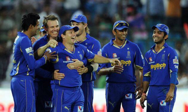 खबर ये भी है कि राजस्थान रॉयल्स ने बीसीसीआई से मैदान बदलने की भी मांग की है. बता दें कि पहले सीजन से ही जयपुर राजस्थान रॉयल्स का आधिकारिक मैदान रहा है.