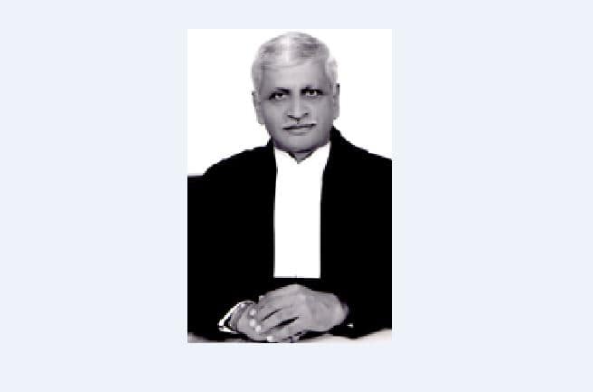 जस्टिस अब्दुल नजीरः एस. अब्दुल नजीर मुस्लिम समुदाय से आते हैं. इन्होंने फरवरी साल 2017 में सुप्रीम कोर्ट के जज का कार्यभार संभाला. इससे पहले वह कर्नाटक हाईकोर्ट में जज रह चुके हैं.