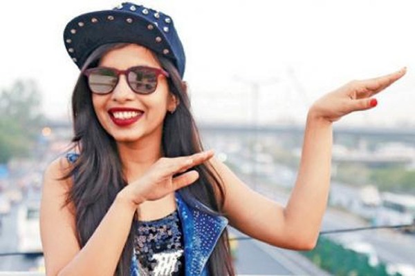 अचिंत कौर, शिलपा शिंदे, ढींचैक पूजा, सनम सईद और देवोलिना मुख़र्जी के भी घर में आने के कयास लगाए जा रहे हैं.