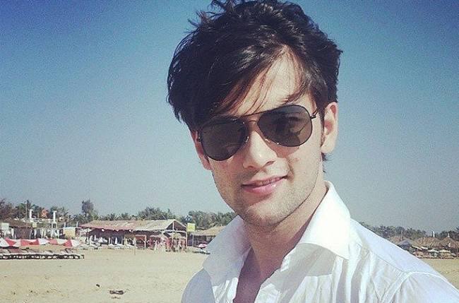 मीडिया रिपोर्टस की मानें तो 'बेहद' के एक्टर सुमित भारद्वाज की वाइल्ड कार्ड एंट्री हो सकती है. लेकिन इन बातों में कितनी सच्चाई है ये तो शो के आने के बाद ही पता चलेगा.