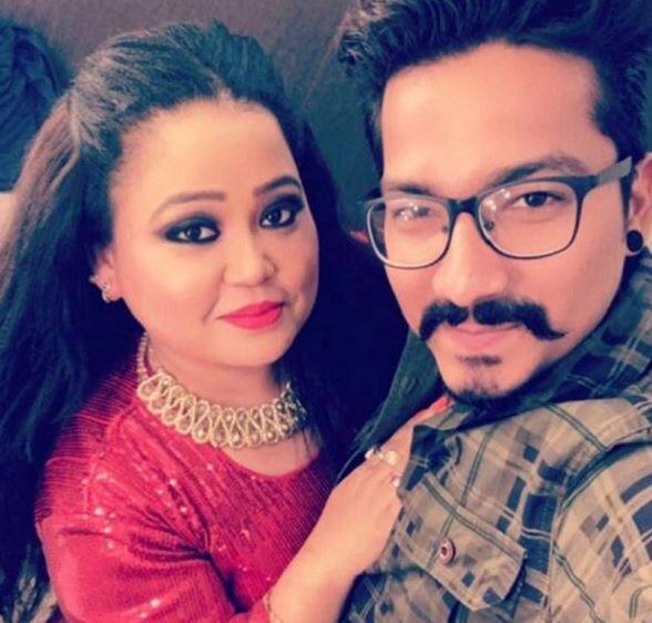 मशहूर कॉमेडी स्टार भारती सिंह भी इस साल शादी कर रही हैं. अपने कॉमेडी से सबको हंसाने वाली भारती सिंह अपने ब्वॉयफ्रेंड हर्ष से शादी करेंगी. भारती ने जानकारी दी है कि वह दिसंबर के पहले हफ्ते में ही शादी के बंधन में बंध जाएंगी.