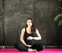 प्रेग्नेंसी में योगा करती फोटो से सोहा ने सबको चौंकाया, आखिर क्यों जरूरी है प्रेग्नेंसी में योगा! 