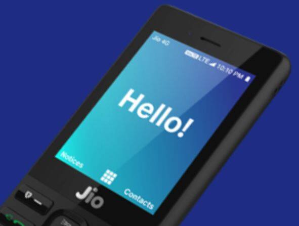 ऑनलाइन प्री-बुकिंग MY JIO एप और कंपनी की वेबसाइट jio.com पर जाकर कर सकते हैं.