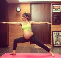 प्रेग्नेंसी में हेल्दी और फिट रहने के लिए योगा कर रही हैं सोहा अली खान!