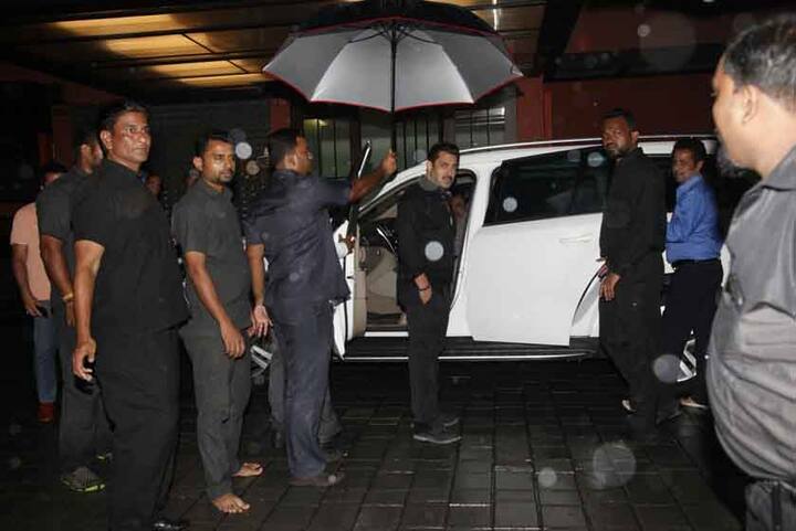 सलमान खान कुछ दिनों पहले ही अपनी फिल्म की शूटिंग पूरी कर मुंबई लौटे हैं और कल बहन के घर पूजा में शामिल होने पहुंचे.