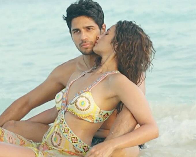 बॉलीवुड स्टार सिद्धार्थ मल्होत्रा और आलिया भट्ट के बीच लव का दी एंड हो गया है.