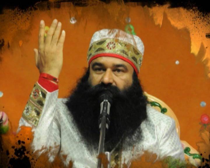 राम रहीम डेरा सच्चा सौदा का प्रमुख है जो खुद को निस्वार्थ सामाजिक आध्यामिक संगठन बताता है. 1948 में मस्तानाजी महाराज ने डेरा सच्चा सौदा शुरू किया था. 1990 से संगठन की कमान राम रहीम के पास है.