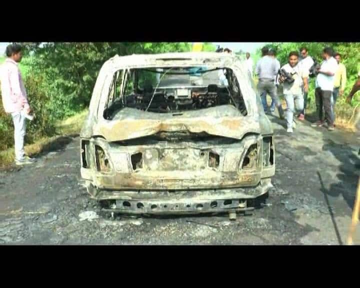 आपको बता दें कि राम रहीम को आज 10 साल की जेल की सज़ा सुनाए जाने के बाद सिरसा में दो गाड़ियों को आग लगाने की ख़बर सामने आई. प्राइमा फेसिया यानी पहले पहल देखने पर तो ये आम हिंसा की घटना लगी लेकिन बाद में एबीपी न्यूज़ की पड़ताल में मामला कुछ और ही निकला.