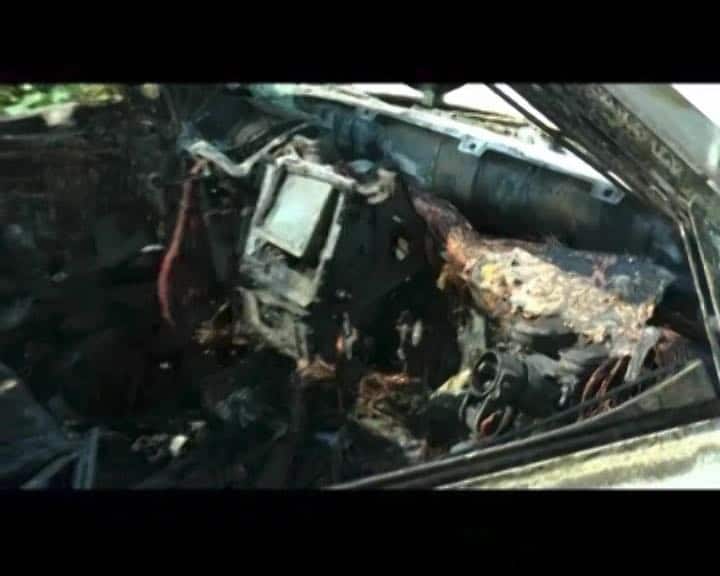 भय का माहौल बनाने के लिए डेरा समर्थक आश्रम के अंदर से ही गाड़ियों को जलाकर बाहर लाए. इसके बाद ड्राइवर फरार हो गया.