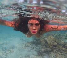 अपनी इन तस्वीरों से इंटरनेट पर \'आग\' लगा रही हैं निया शर्मा 