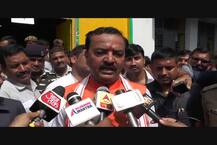 बैकफुट पर योगी सरकार: कहीं केंद्रीय मंत्री की सभा में बिजली गुल तो कहीं कैबिनेट मंत्री की टपकती छत