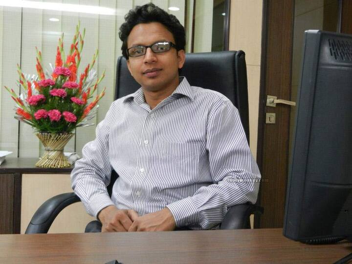 नवीन ने बताया है कि वह डेरे में काम आईएएस एग्जाम की तैयारी करने वाले बच्चों को पढ़ाया करते थे. साथ ही उन्होंने कहा है मैंने अपने स्टूडेंट्स को यह चेतावनी पहले भी दी थी लेकिन उस समय उन लोगों ने मेरी बातों का विश्वास नहीं किया.