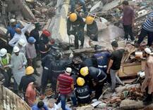 मुंबई में बहुमंजिला इमारत ढहने से 33 की मौत, अभी भी मलबे में दबे हैं कई लोग