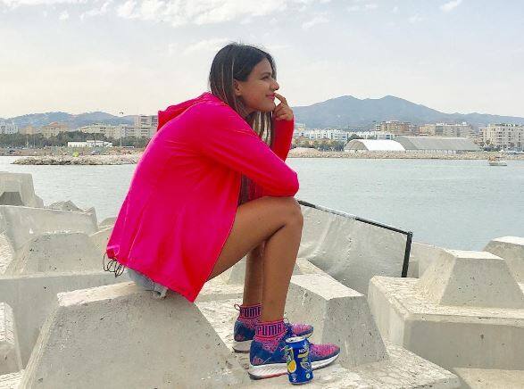 हालांकि, मीडिया रिपोर्ट्स में दावा किया जा रहा है कि 'जमाई राजा' की मशहूर एक्ट्रेस निया शर्मा को इस शो का हिस्सा बनने के लिए 2 करोड़ रुपये फीस के तौर पर ऑफर किये गये हैं. रिपोर्ट्स में बताया जा रहा है कि शो के निर्माता निया शर्मा की 'खतरों के खिलाड़ी 8' में दी गई परफॉर्मेंस से बहुत खुश हैं और चाहते हैं कि वह इस शो का हिस्सा बने.