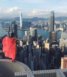 सेल्फी की इस दीवानी को देख आप भी सन्न रह जाएंगे...!