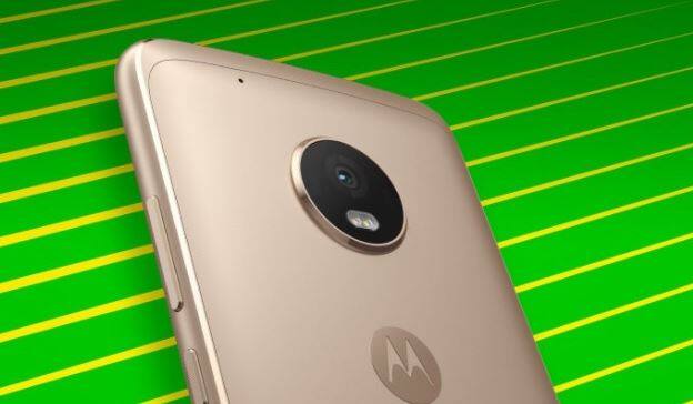 मोटो G5S प्लस के स्पेसिफिकेशन की बात करें तो इसमें 5.5 इंच की स्क्रीन दी गई है जिसकी रिजॉल्यूशन 1080x1920 पिक्सल है. इसमें स्नैपड्रैगन 625 प्रोसेसर दिया गया है. रैम के आधार पर इसके दो वैरिएंट 3GB RAM+32GB और 4GBRAM+64GB लॉन्च किए गए हैं.