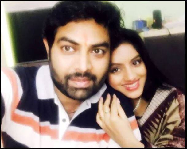 दीपिका और रोहित की शादी मई 2014 में हुई थी. आपकी जानकारी के लिए बता दें कि रोहित दीपिका के डेब्यू शो ‘दिया और बाती हम’ के डायरेक्टर भी हैं