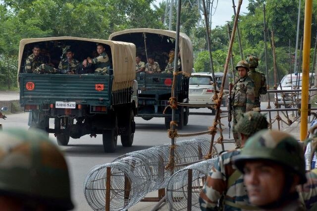 J&K: Security forces gun down 5 terrorists during encounter in Bandipora’s Hajin कश्मीर के हाजिन में आतंकी लखवी के भतीजे ओवैद समेत 6 आतंकी ढेर