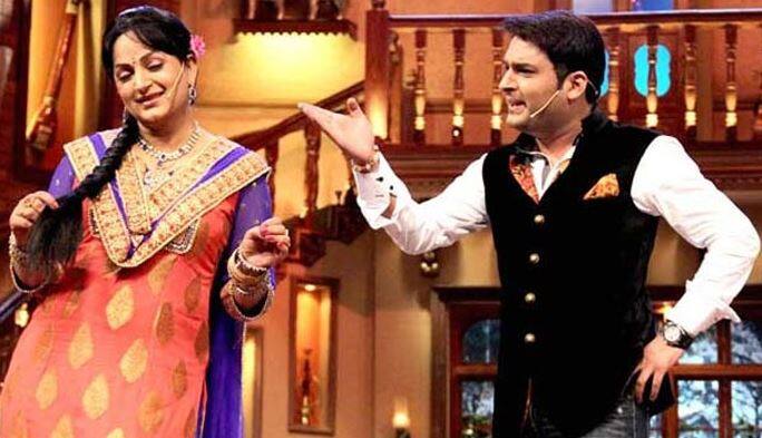 मशहूर कॉमेडियन कपिल शर्मा के शो पर बार-बार शूट कैंसिल होने के बाद चैनल ने ब्रेक लगाने का फैसला किया है. चैनल के इस फैसले के बाद कपिल शर्मा शो के वापस आने की बात कह चुके हैं. हाल ही में कपिल का शो छोड़कर 'ड्रामा कंपनी' ज्वाइन करने वाली एक्ट्रेस उपासना सिंह ने चैनल के इस फैसले पर बड़ा बयान दिया है.