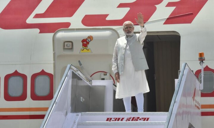 Pm Narendra Modi Leaves For China For Brics Summit ब्रिक्स सम्मेलन: पीएम चीन रवाना, दुनिया की निगाहें मोदी-शी जिनपिंग पर