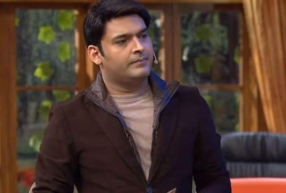 जिस तरह से कपिल शर्मा का कॉमेडी शो बहुत चर्चित था उसी तरह आए दिन सेलिब्रिटी और सहयोगियों के साथ कपिल के विवाद भी कॉफी चर्चित रहे हैं. 'द कपिल शर्मा शो' में डॉ. मशहूर गुलाटी की भूमिका निभाने वाले सुनील ग्रोवर के साथ कपिल के झगड़े के बारे में तो लोगों को पता ही है. कपिल के साथ विवादों की कड़ी में नया नाम अजय देवगन का जुड़ गया है. आगे जानें कब-कब विवादों की वजह से सुर्खियों में रहे कपिल शर्मा...