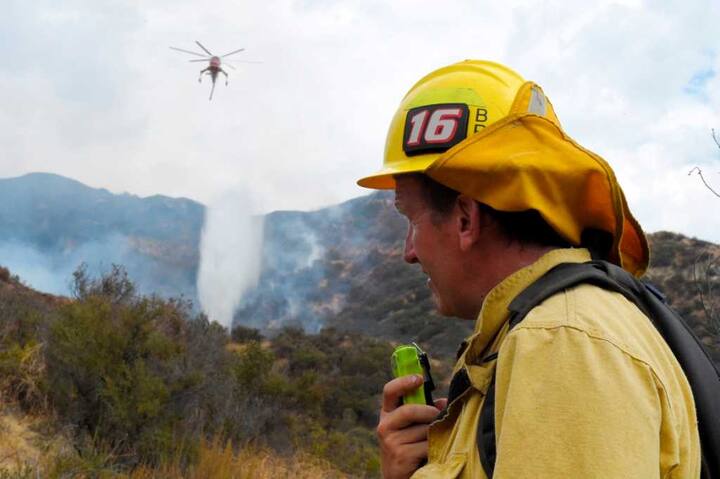 गार्सेटी ने एक आपातकालीन घोषणा पर हस्ताक्षर किए है जिसमें जीवन और संपत्ति की रक्षा के लिए आवश्यक कदम उठाने के लिए शहर में संबंधित विभागों को निर्देशित किया गया है. 