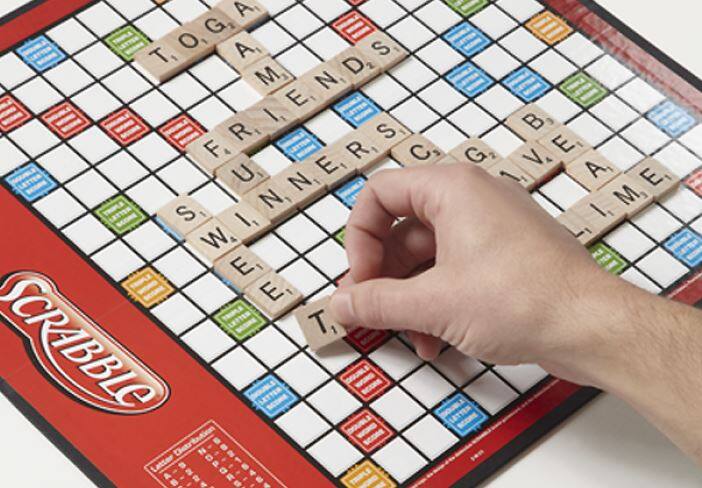 Game Of Words Men Better At Scrabble Because Women Think Its Pointless इसलिए स्क्रैबल्स खेलने में महिलाओं से बाजी मार जाते हैं पुरुष!