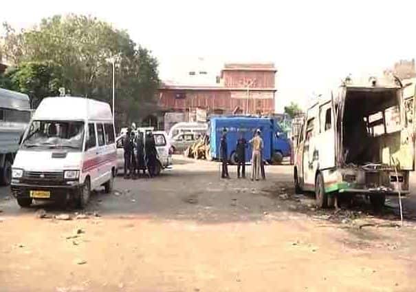 Rajasthan Violent Clash Between Locals And Police In Jaipur राजस्थान: जयपुर के रामगंज में तनाव, पुलिस कांस्टेबल ने मारा था युवक को डंडा