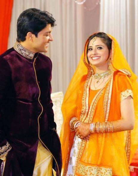 बता दें कि टीवी इंडस्ट्री में अनस में अपने करियर की शुरुआत 2007 में आए सीरियल 'कहीं तो होगा' से की थी. हालांकि, उन्हें छोटे पर्दे पर पहचान स्टार प्लस के मशहूर सीरियल 'दीया और बाती हम' में निभाए गये 'सूरज' के किरदार से ही मिली है.