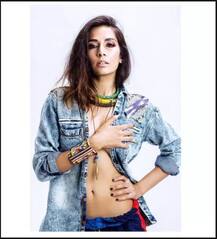 इस टीवी सेलिब्रिटी का ये लुक लगा रहा वेस्टर्न अंदाज में देसी तड़का 