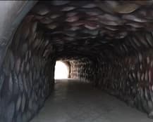 बलात्कारी बाबा के डेरे में मिली सुरंग, जो \'गुफा\' से साध्वियों के कमरे में खुलती थी