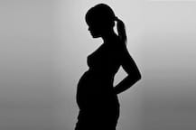 हॉस्पिटल ने महिला को नहीं किया भर्ती, नाले के पास दिया बच्चे को जन्म