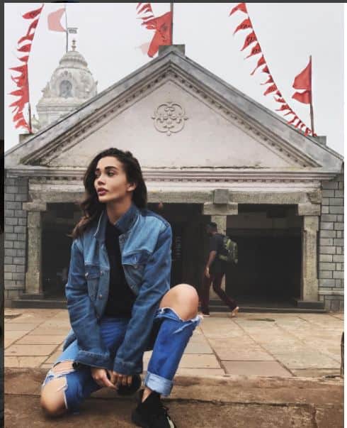 हाल ही में ऐमी अपने काम से समय निकालकर घूमने पहुंची थीं उसी दौरान ये तस्वीरें इस्टाग्राम पर पोस्ट की.