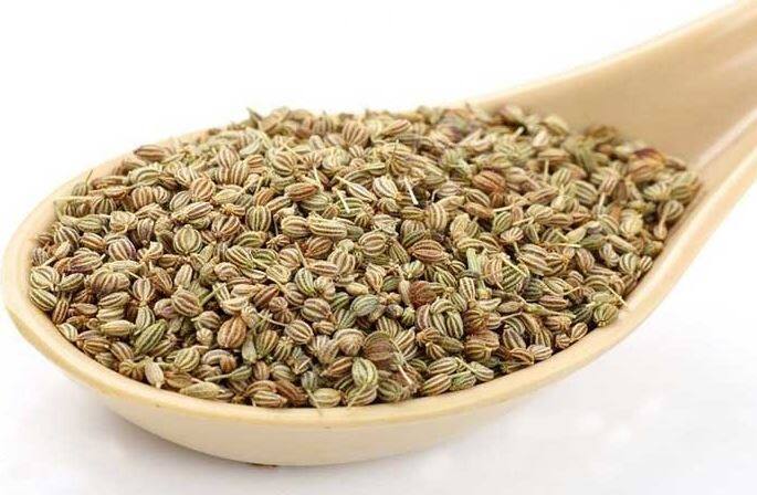 वजन घटाने में अजवाइन पानी का प्रभाव बढाने के लिए आप उसमें शहद भी जोड़ सकते हैं. एक गिलास पानी (250 मिलीलीटर) में 25 ग्राम अजवाइन बीजों को रात में भिगोएं. अगली सुबह, पानी के गिलास में शहद के एक चम्मच को मिलाएं. हर दिन एक गिलास खाली पेट पानी पीने से आपका वजन तीन महीने में कम हो सकता है.