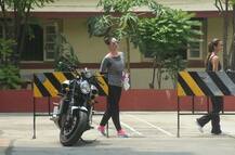 फिटनेस पाने के लिए जिम में खूब पसीना बहा रही हैं करीना कपूर, देखें तस्वीरें