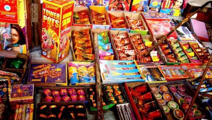 Supreme Court Changes Order Banning Sale Of Fire Crackers In Delhi Ncr शर्तों के साथ दिल्ली-NCR में पटाखों की बिक्री पर सुप्रीम कोर्ट की इजाज़त