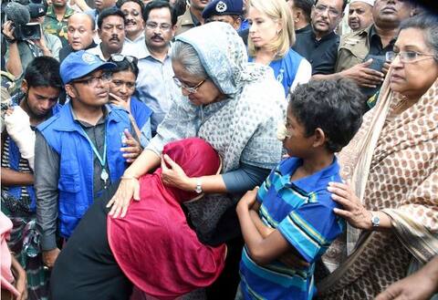 बांग्लादेश: रोहिंग्या शरणार्थियों से मिली पीएम शेख हसीना, मदद का दिया भरोसा बांग्लादेश: रोहिंग्या शरणार्थियों से मिली पीएम शेख हसीना, मदद का दिया भरोसा